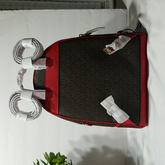 Michael Kors Rhea Zip backpack - Picture 8 of 14